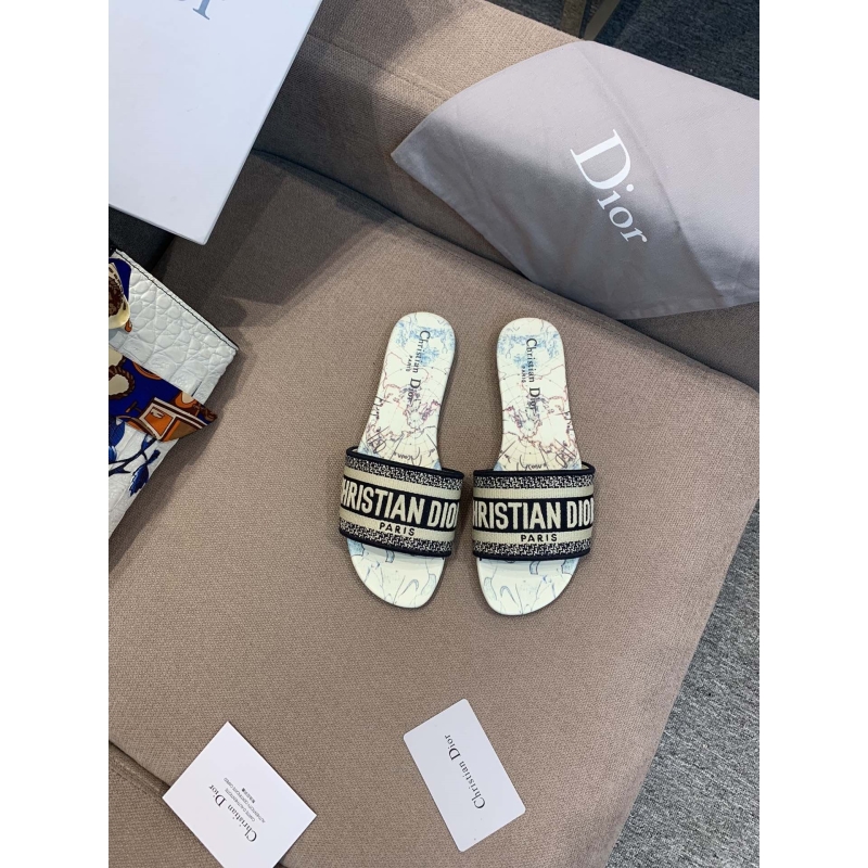 ch**an D*or slippers